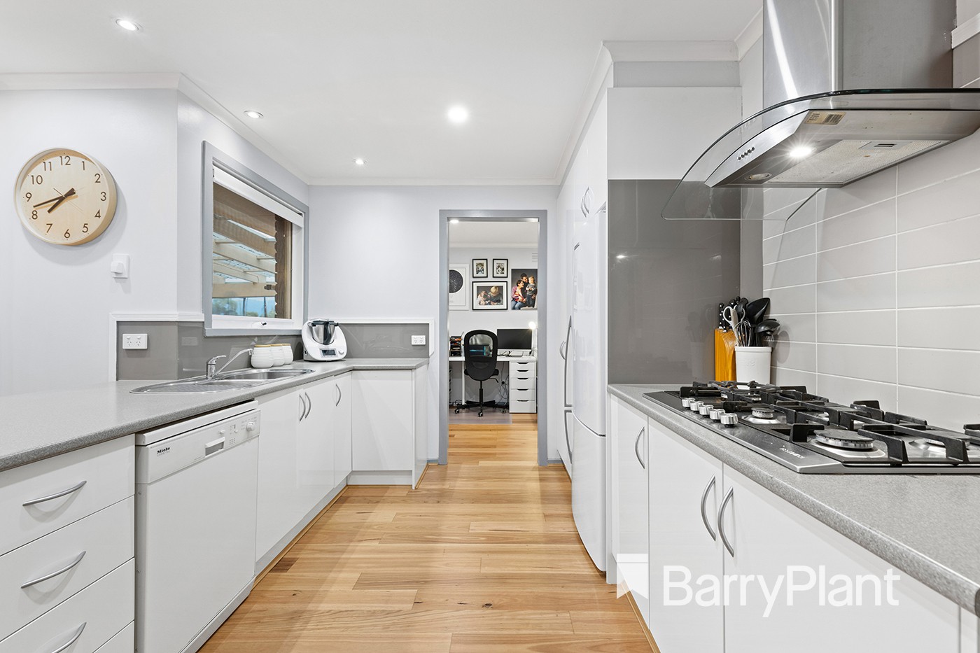 16 Autumn Grove, Mooroolbark, VIC 3138, Mooroolbark - Thumbnail 3