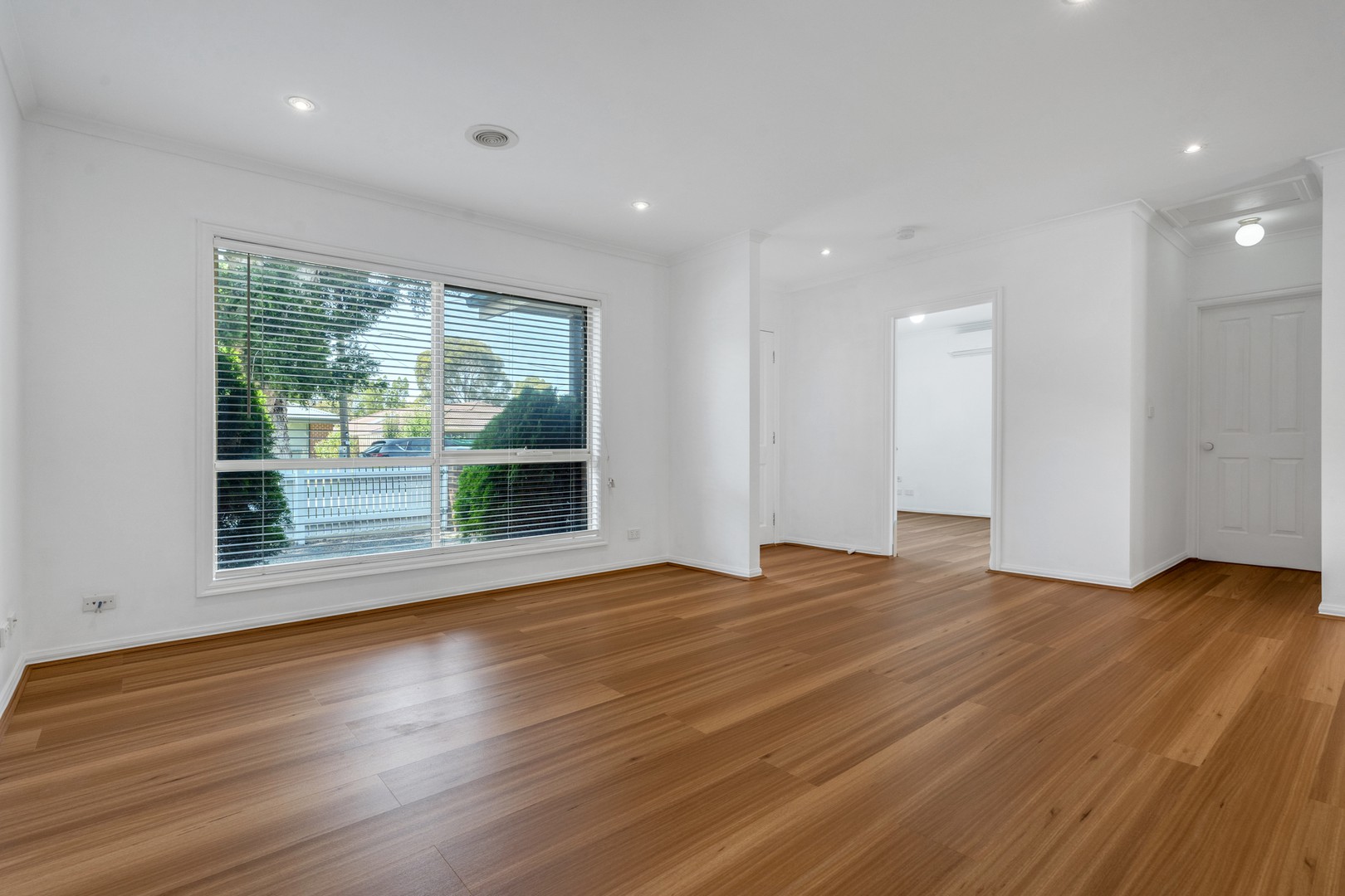 16 Autumndale Avenue, Reservoir, VIC 3073, Reservoir - Thumbnail 4