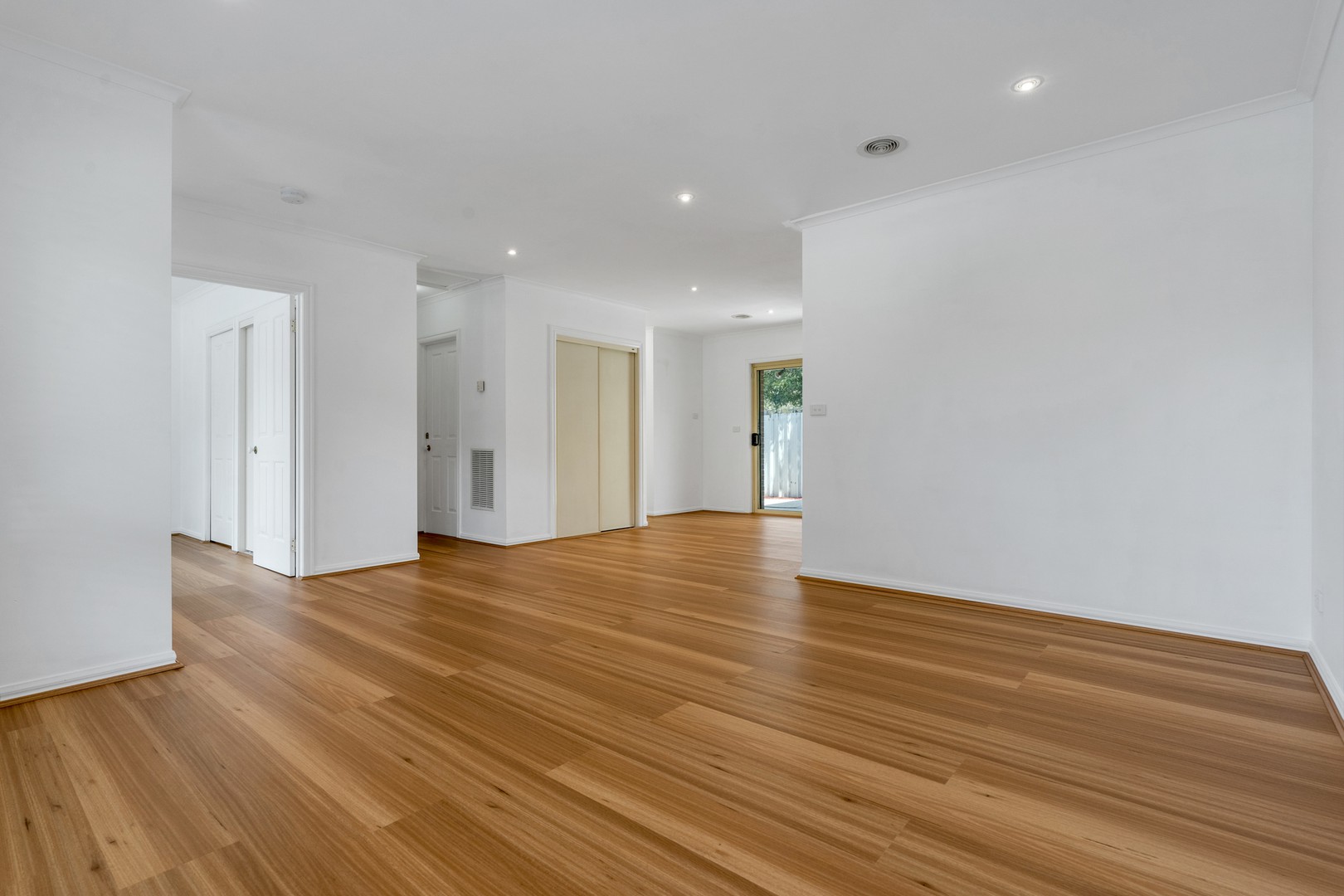 16 Autumndale Avenue, Reservoir, VIC 3073, Reservoir - Thumbnail 5
