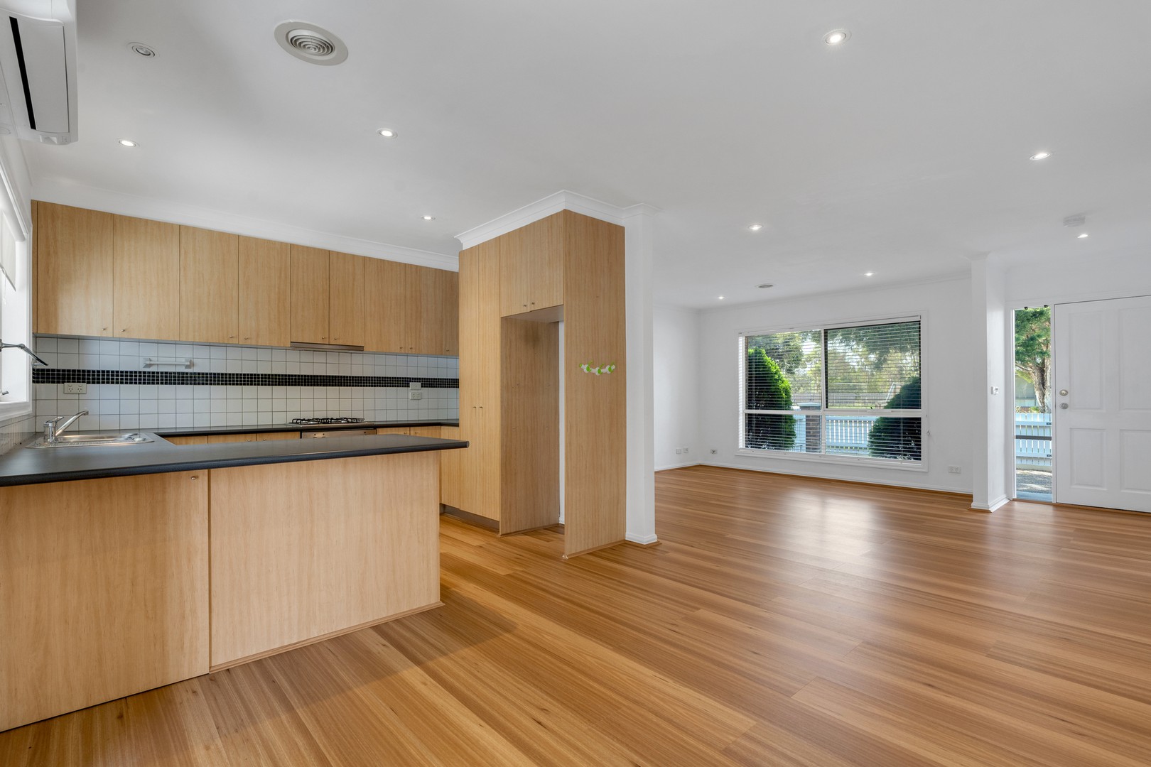 16 Autumndale Avenue, Reservoir, VIC 3073, Reservoir - Thumbnail 6