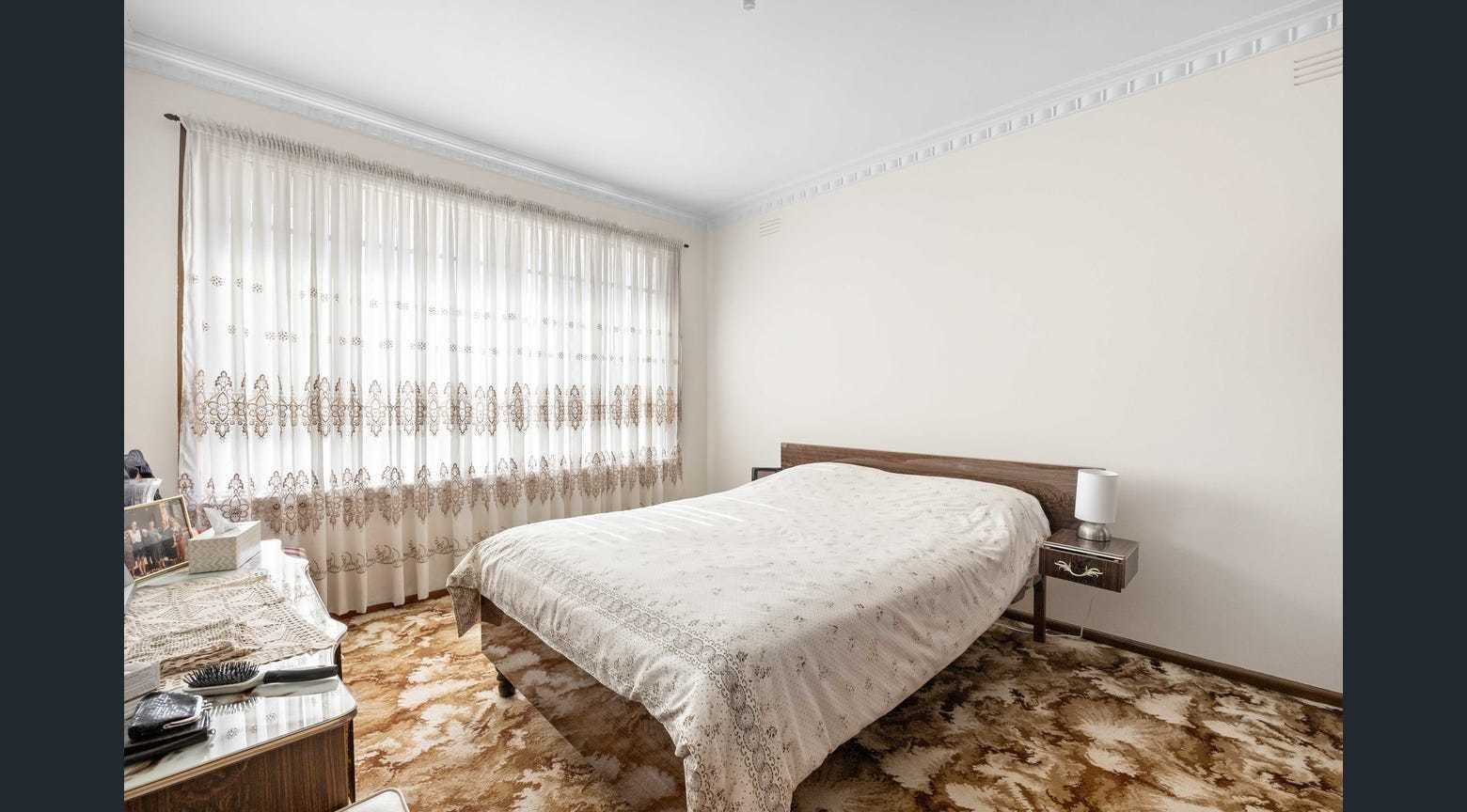 16 Avondale Avenue, St Albans, VIC 3021 - Thumbnail 1 - 27/10/2025