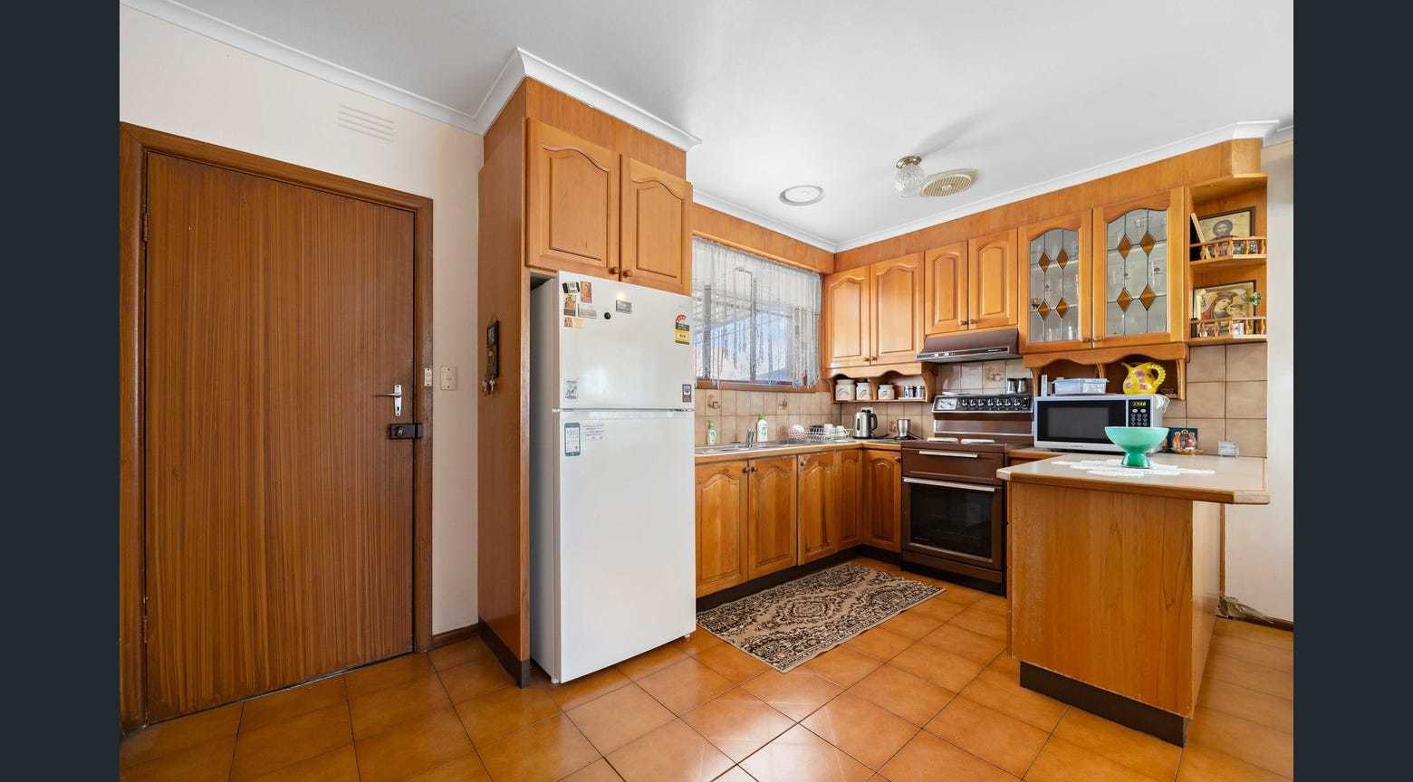 16 Avondale Avenue, St Albans, VIC 3021, St Albans - Thumbnail 4
