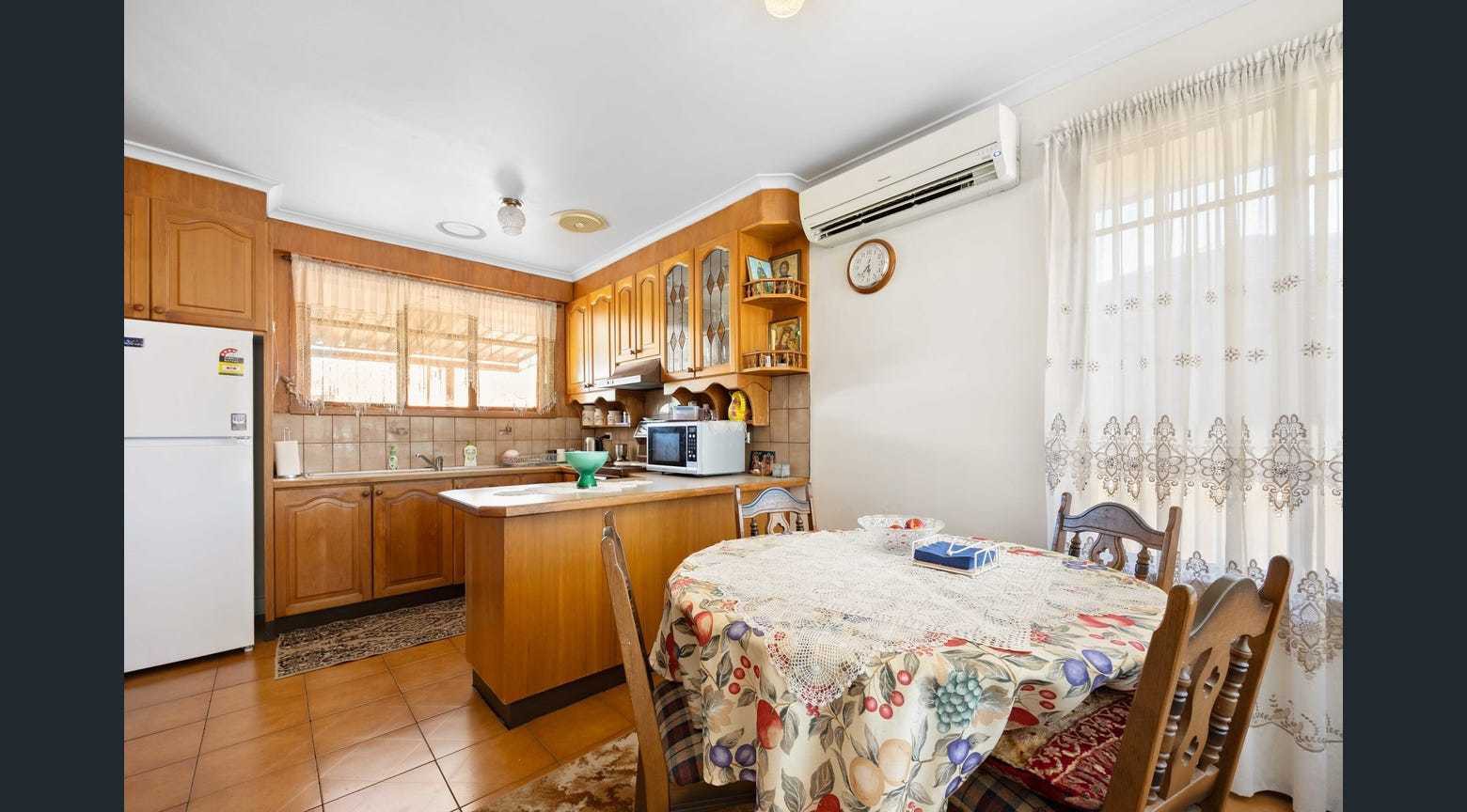 16 Avondale Avenue, St Albans, VIC 3021, St Albans - Thumbnail 7