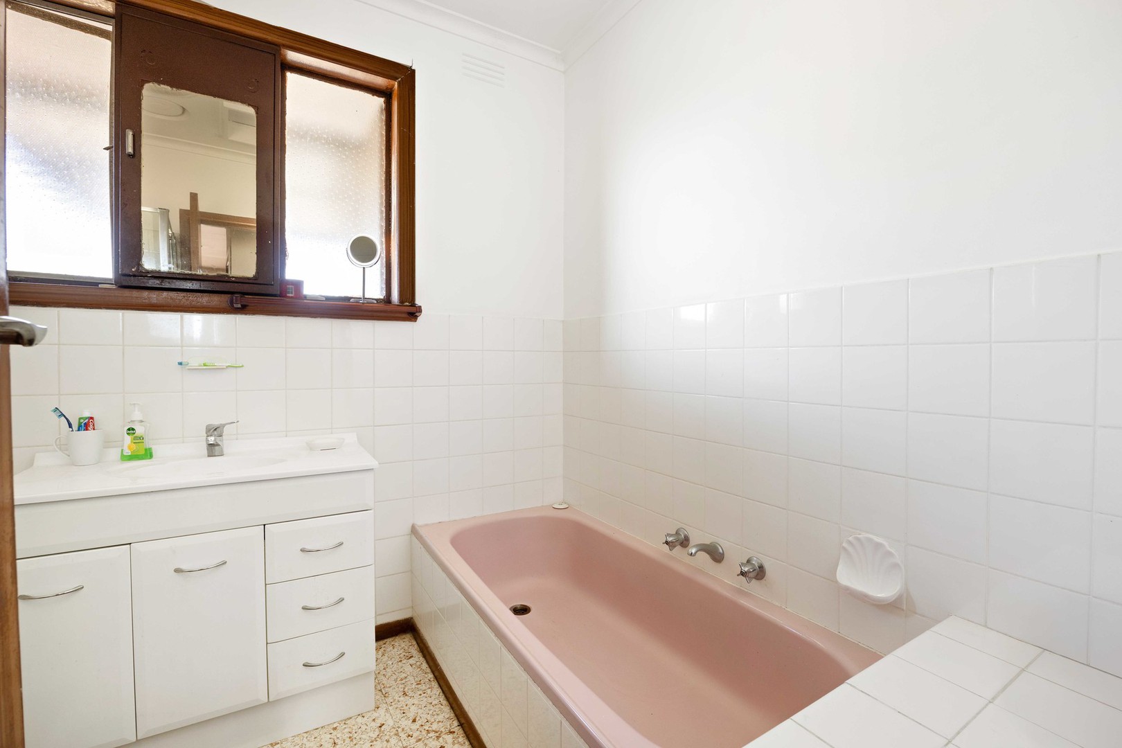 16 Avondale Avenue, St Albans, VIC 3021, St Albans - Thumbnail 8