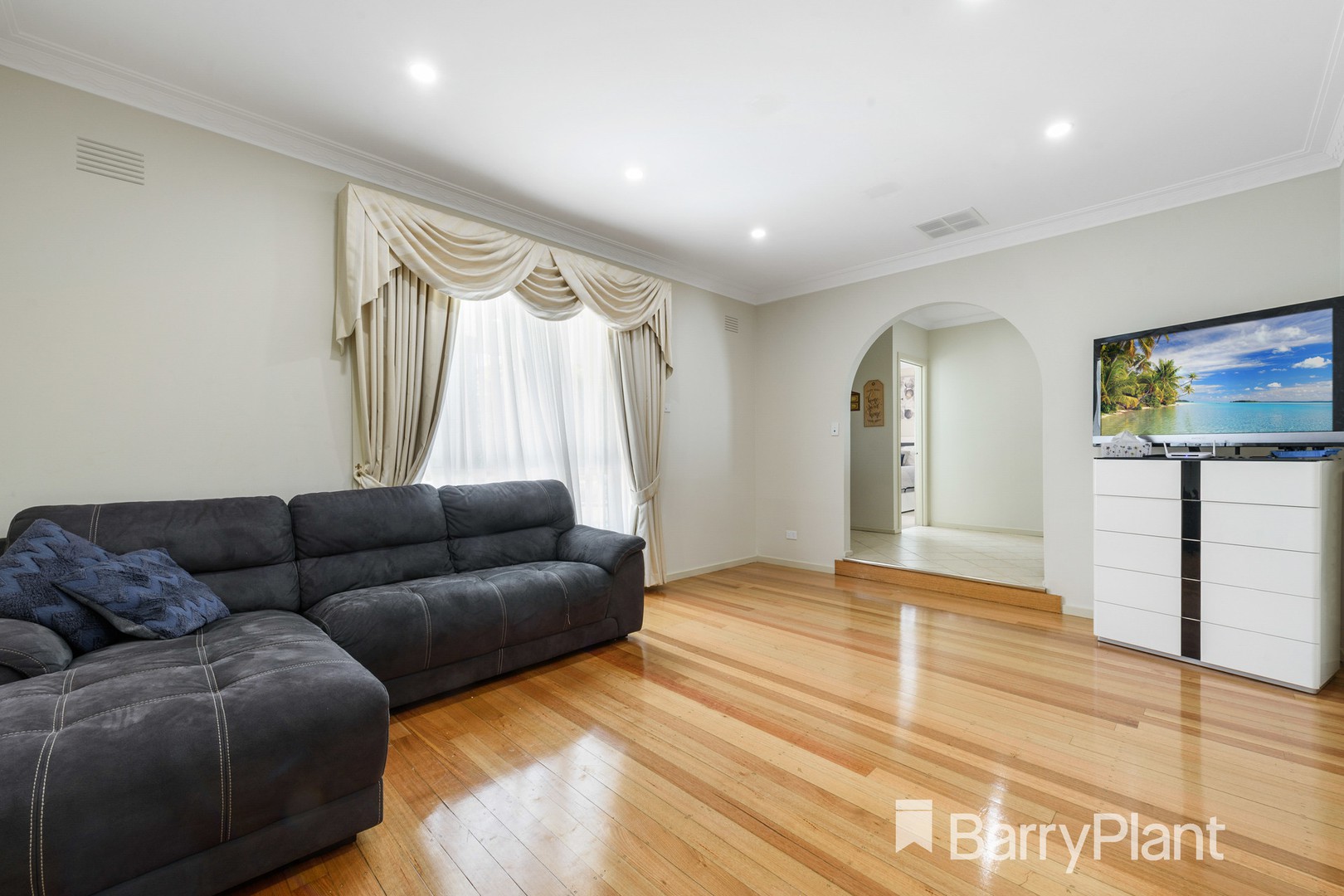 16 Bentley CrescentHoppers Crossing, VIC 3029, Hoppers Crossing - Thumbnail 2