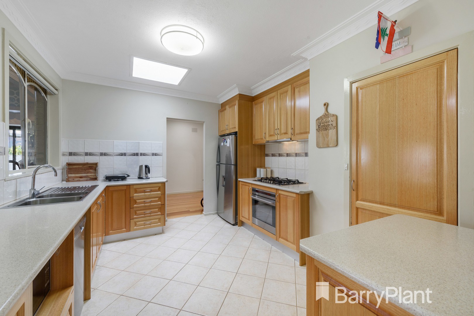 16 Bentley CrescentHoppers Crossing, VIC 3029, Hoppers Crossing - Thumbnail 6