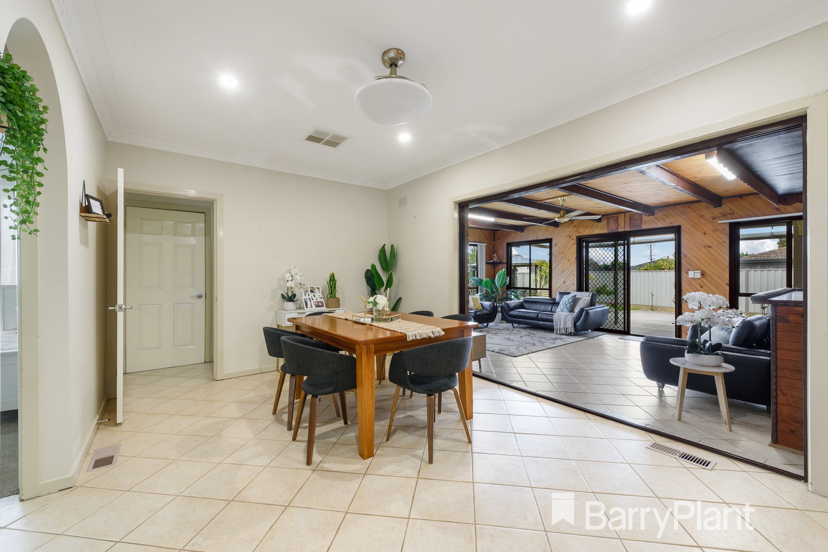 16 Bentley CrescentHoppers Crossing, VIC 3029, Hoppers Crossing - Thumbnail 8