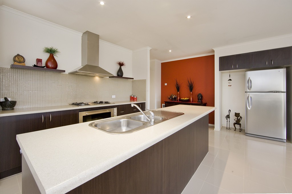 16 Bergamot Drive, Point Cook, VIC 3030, Point Cook - Thumbnail 2
