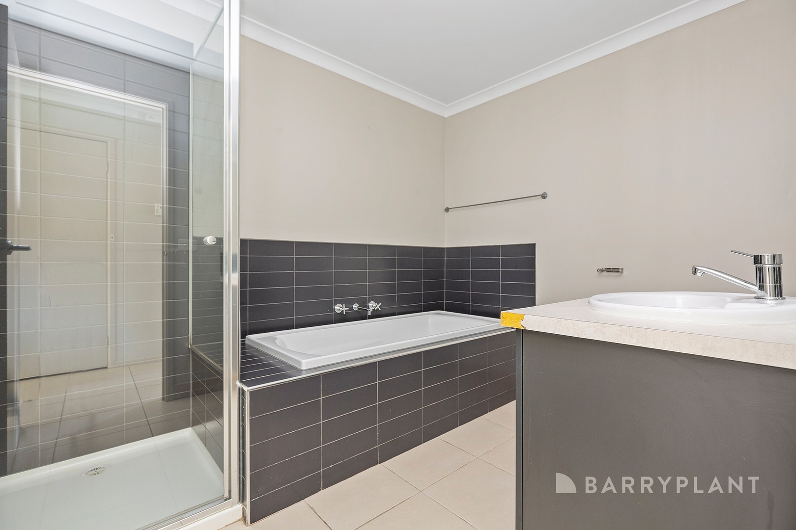 16 Bevington Crescent, Officer, VIC 3809, Officer - Thumbnail 2