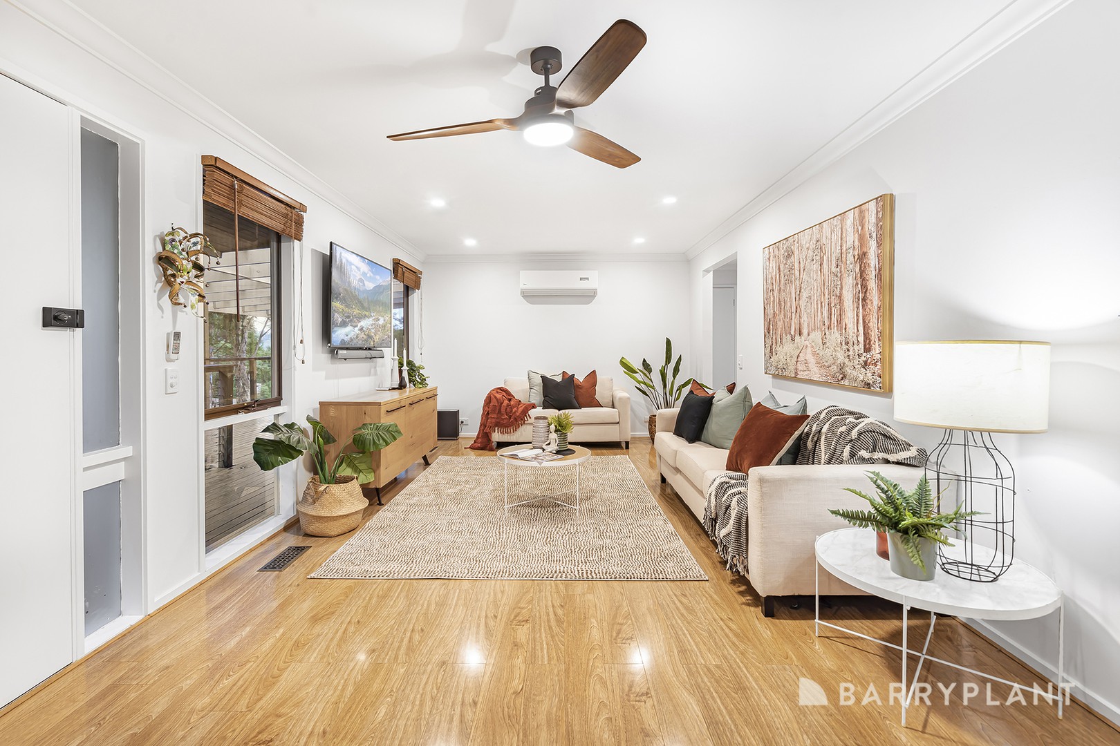 16 Birdwood Avenue, Healesville, VIC 3777 - Thumbnail 2 - 30/01/2025