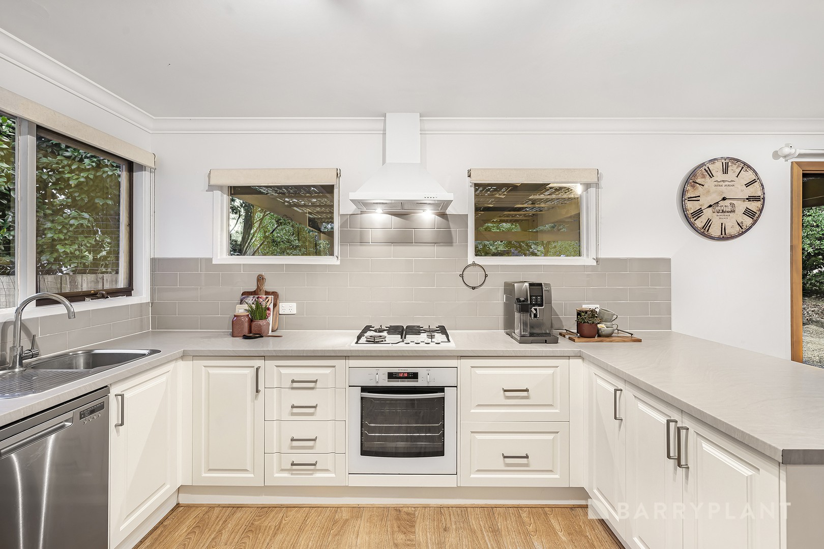16 Birdwood Avenue, Healesville, VIC 3777, Healesville - Thumbnail 3