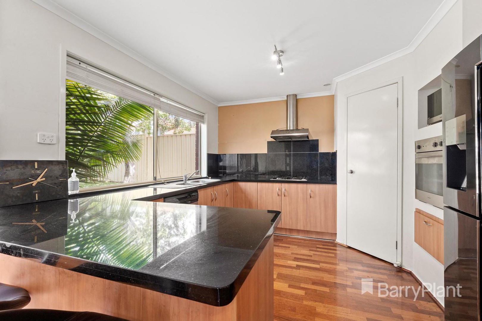16 Bluestone CourtSouth Morang, VIC 3752, South Morang - Thumbnail 4