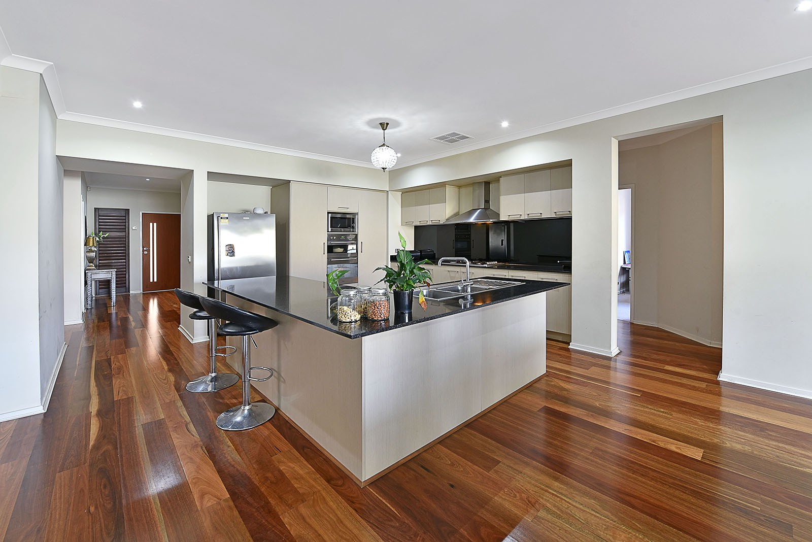 16 Bowmont Drive, Derrimut, VIC 3026, Derrimut - Thumbnail 2