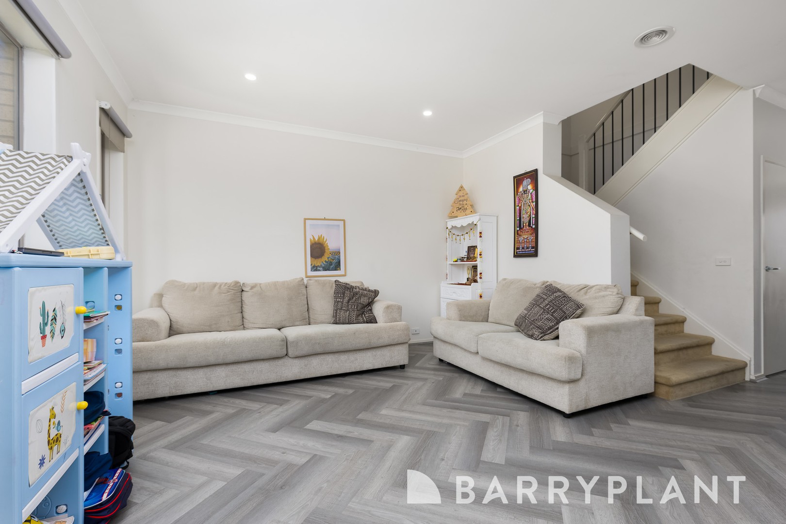 16 Broadbeach Circuit, Sanctuary Lakes, VIC 3030, Point Cook - Thumbnail 2