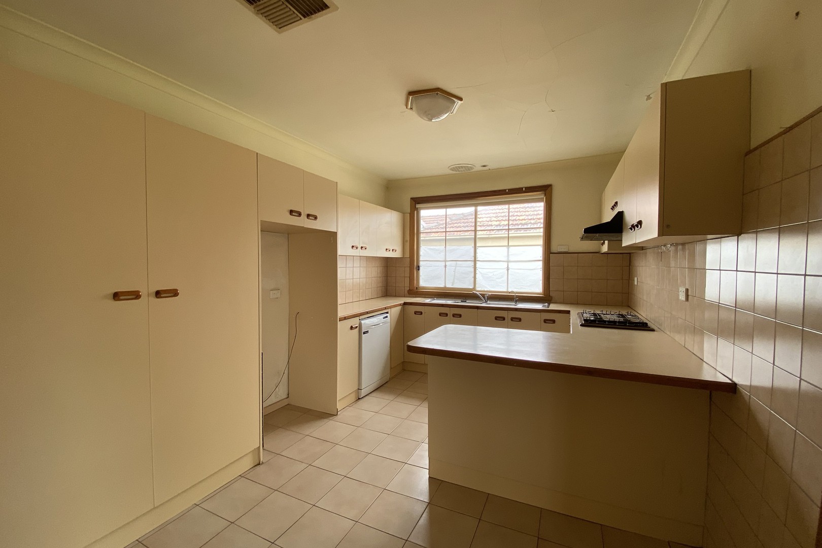 16 Broadhurst Avenue, Reservoir, VIC 3073, Reservoir - Thumbnail 3