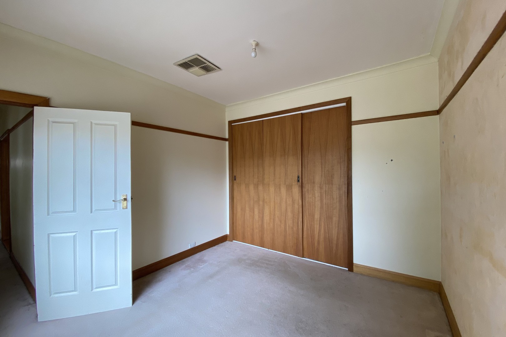 16 Broadhurst Avenue, Reservoir, VIC 3073, Reservoir - Thumbnail 7