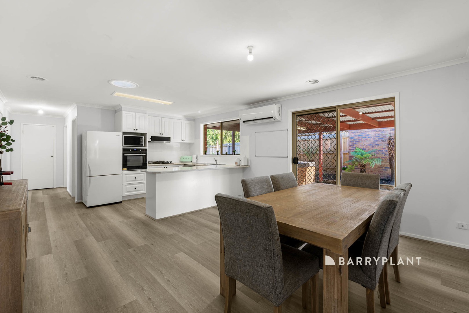 16 Broadhurst Road, Pakenham, VIC 3810, Pakenham - Thumbnail 4