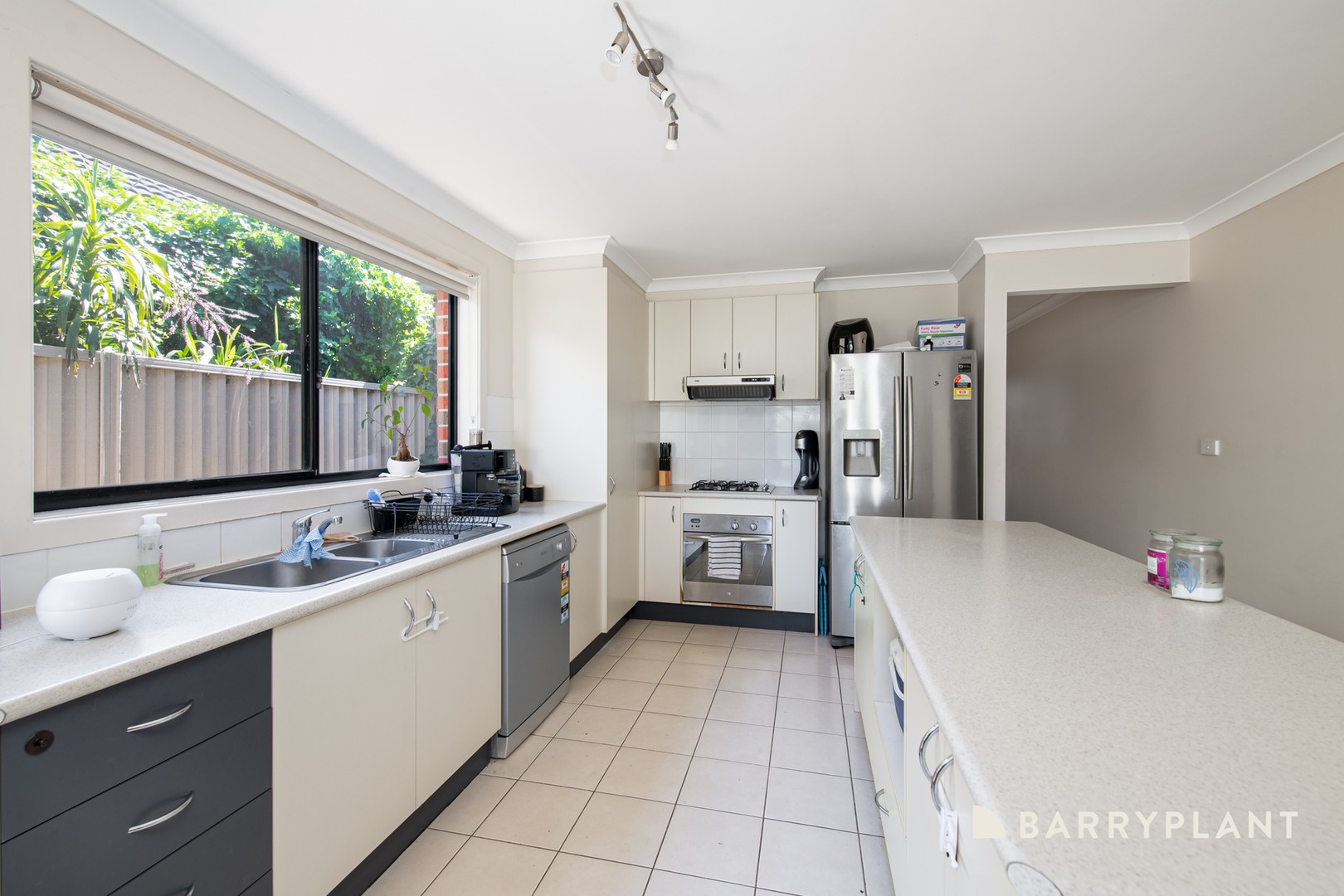 16 Buchan Green, Pakenham, VIC 3810, Pakenham - Thumbnail 2
