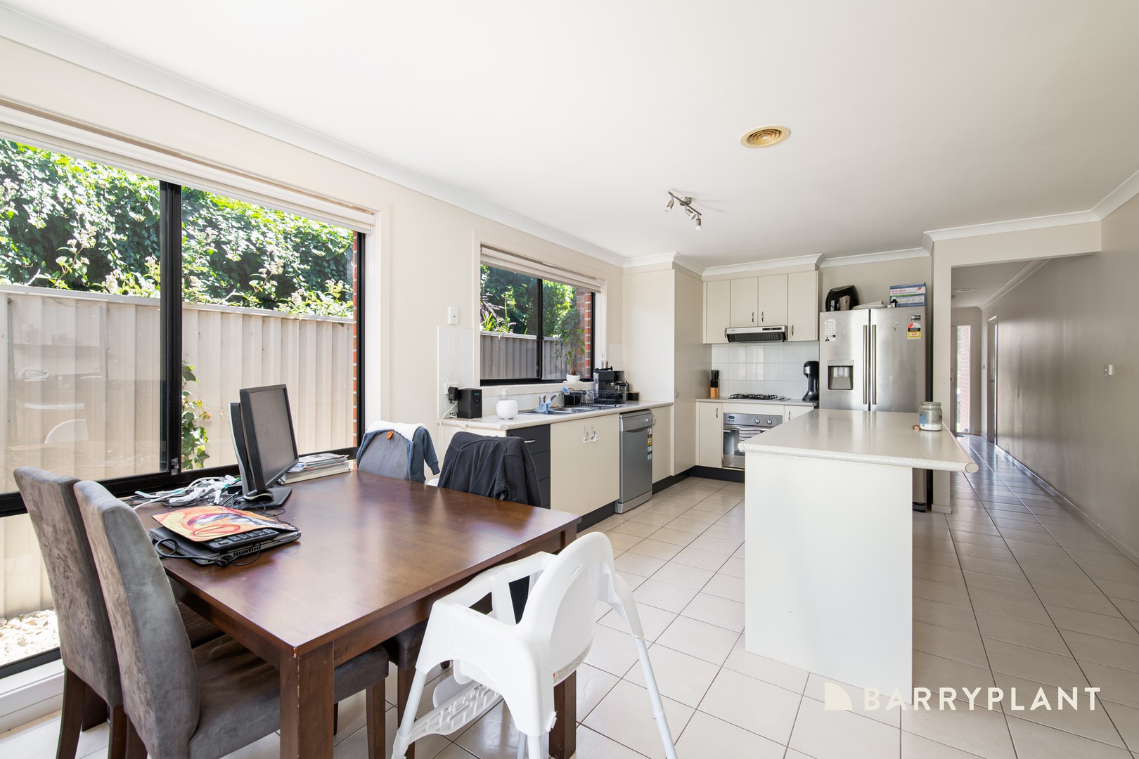 16 Buchan Green, Pakenham, VIC 3810, Pakenham - Thumbnail 3