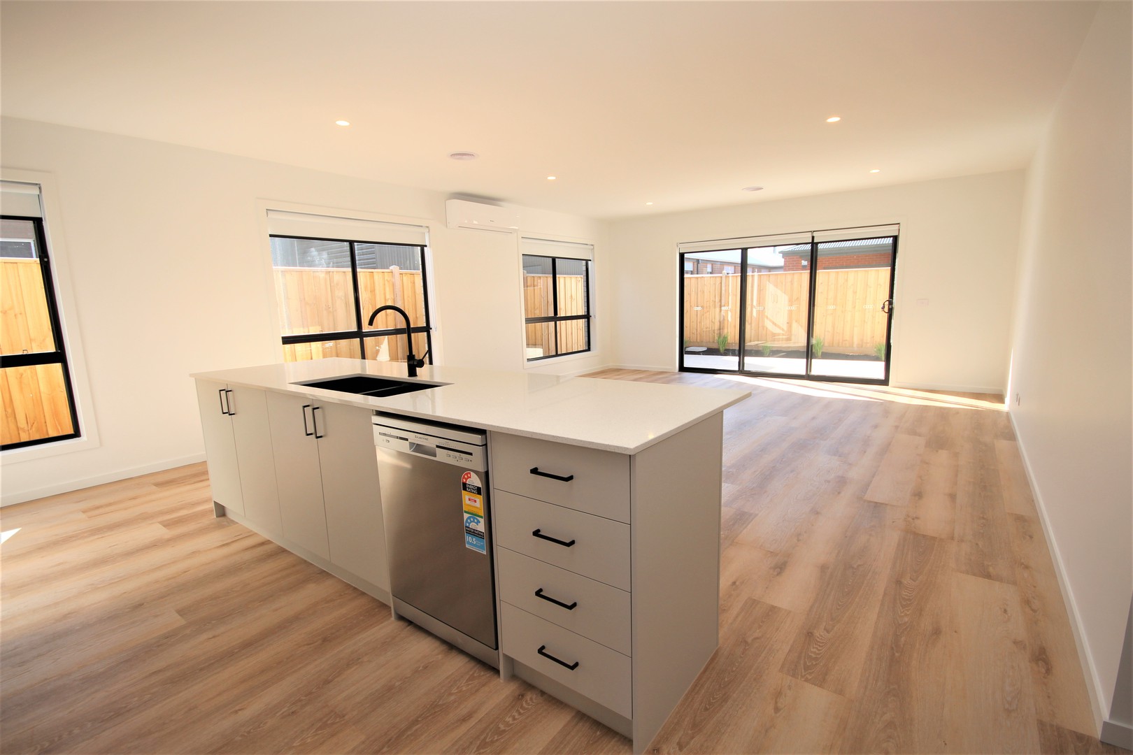 16 Bud Street, Lara, VIC 3212, Lara - Thumbnail 3