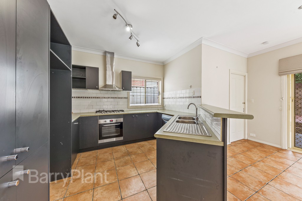 16 Caddick GardensCaroline Springs, VIC 3023  - Leased, Caroline Springs - Thumbnail 2