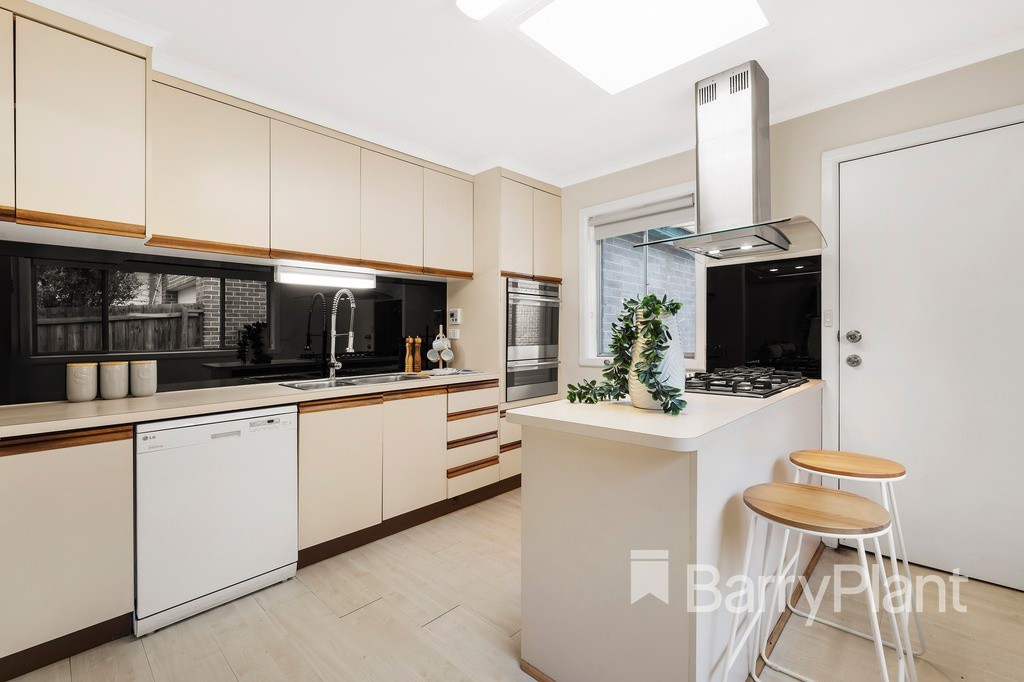 16 Cam Street, Greensborough, VIC 3088, Greensborough - Thumbnail 2