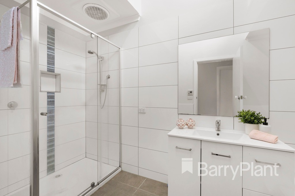 16 Cam Street, Greensborough, VIC 3088, Greensborough - Thumbnail 7