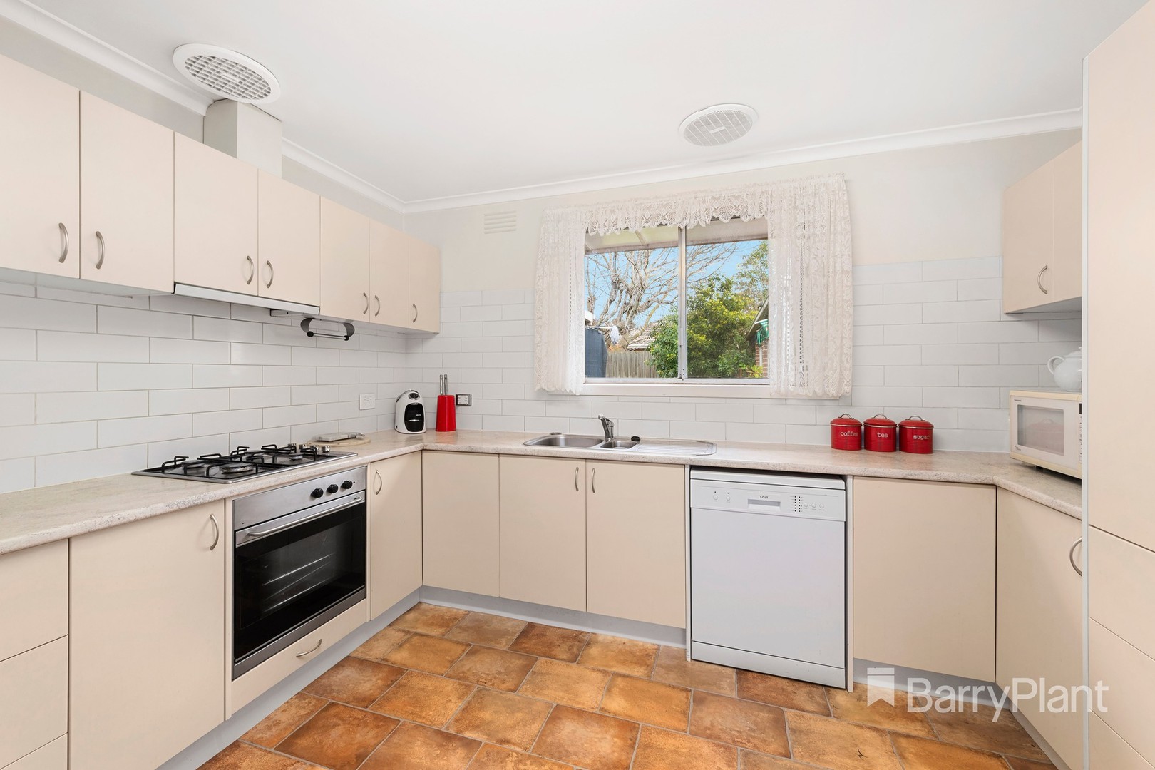 16 Cameron Parade, Bundoora, VIC 3083, Bundoora - Thumbnail 4