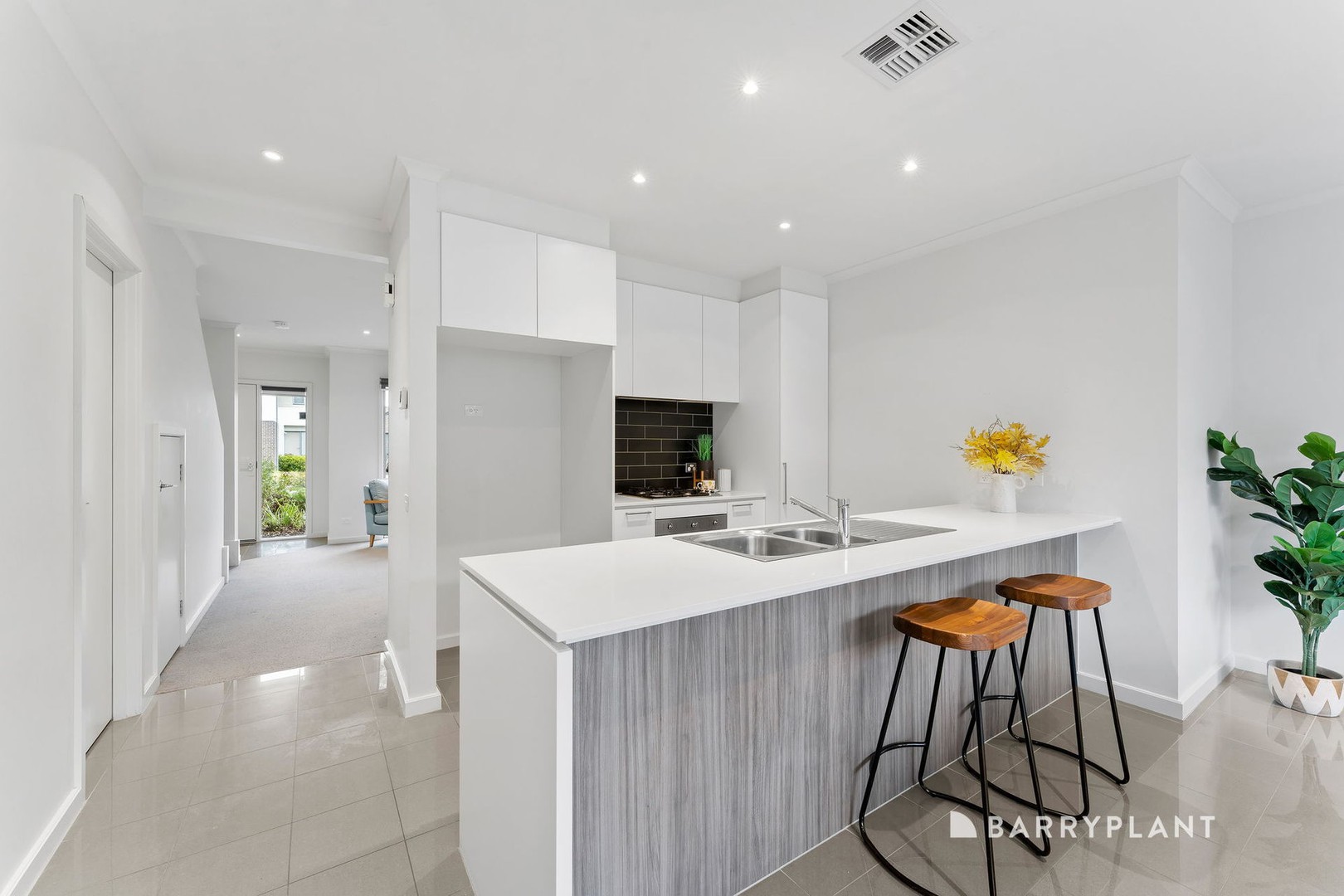 16 Cascades Way, Wantirna South, VIC 3152, Wantirna South - Thumbnail 3