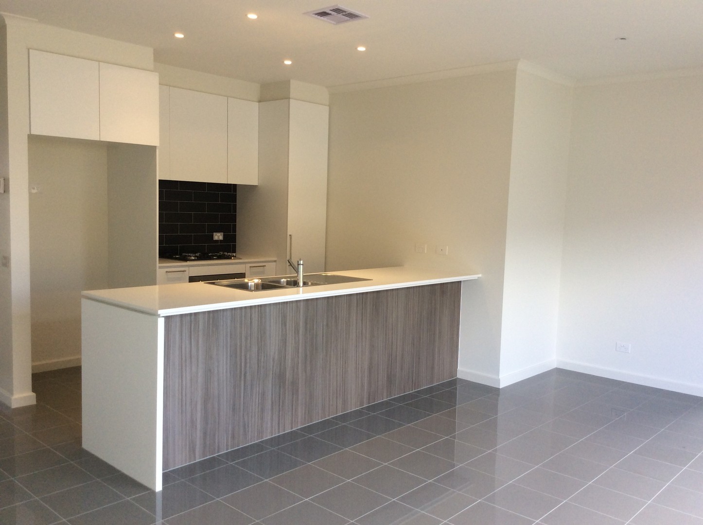 16 Cascades Wy, Wantirna South, VIC 3152, Wantirna South - Thumbnail 3