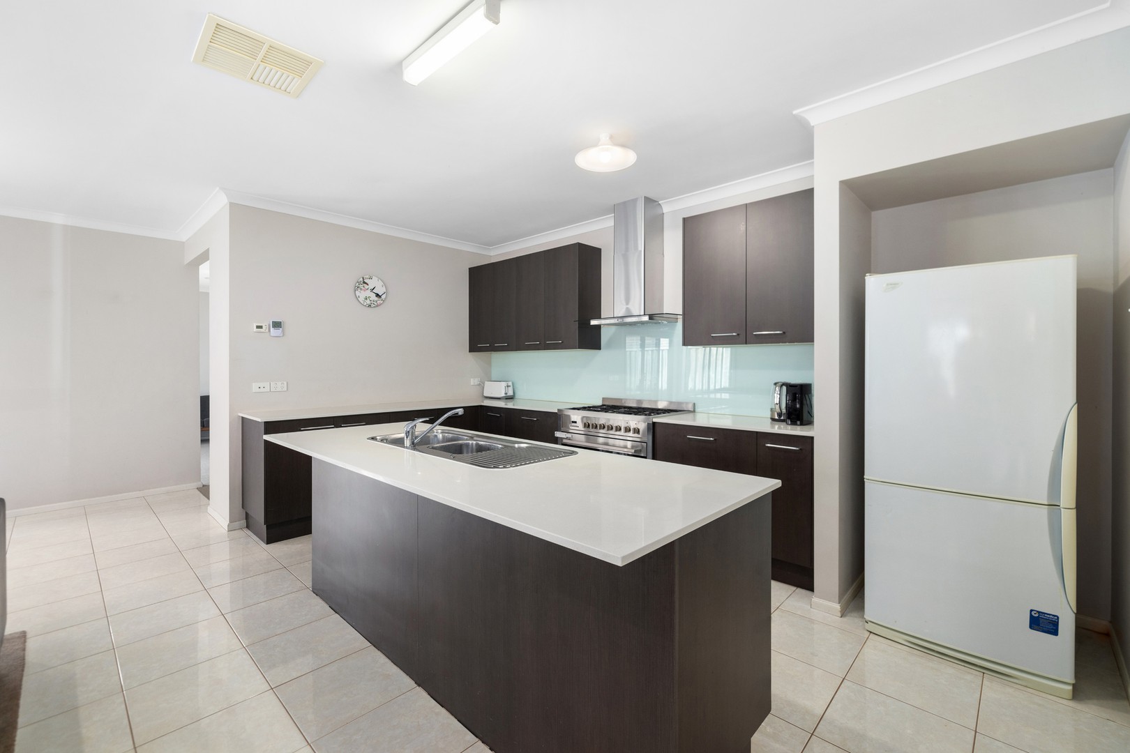 16 Castor Street, Williams Landing, VIC 3027 - Thumbnail 1 - 16/06/2025