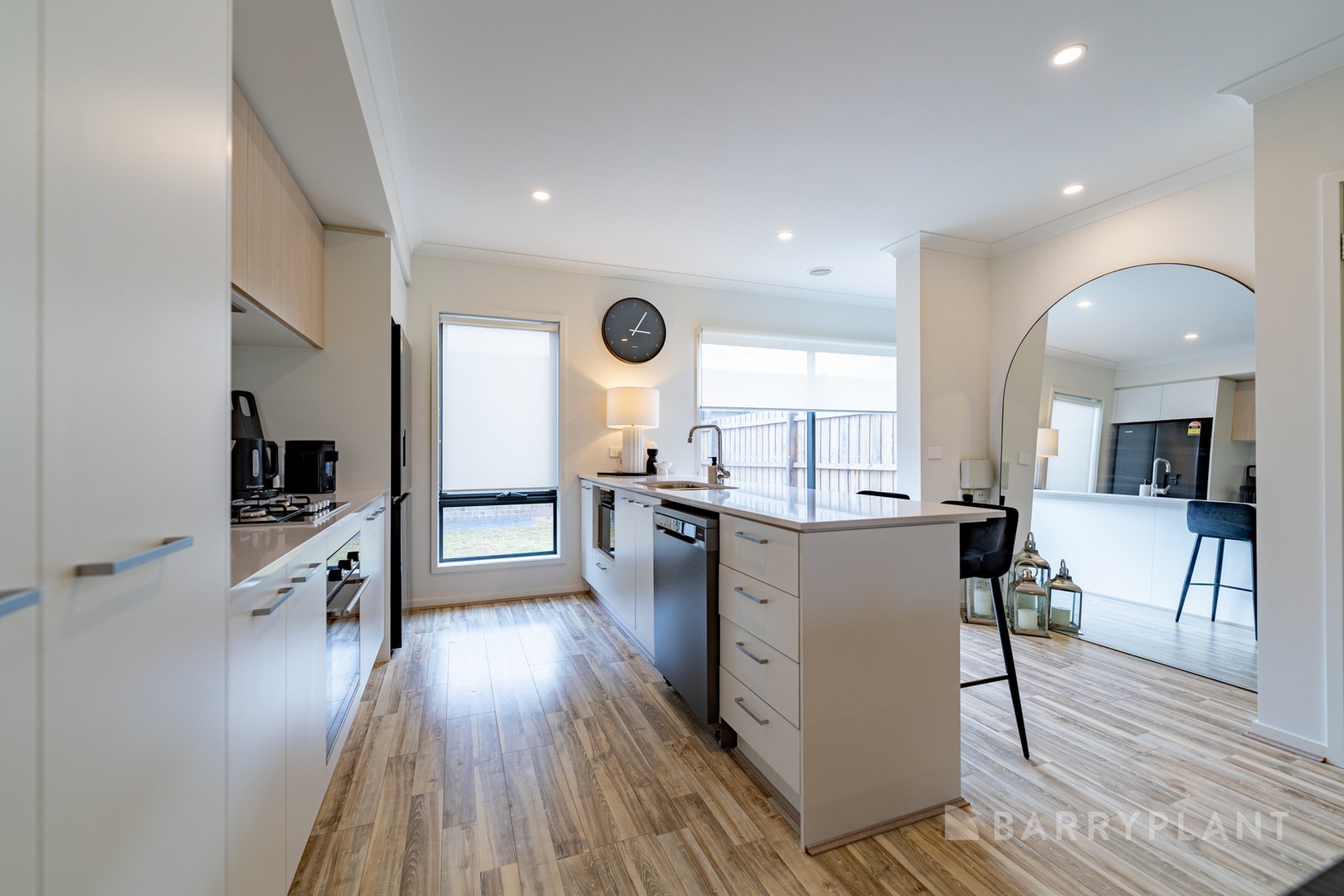 16 Cecil Walk, Mickleham, VIC 3064, Mickleham - Thumbnail 2