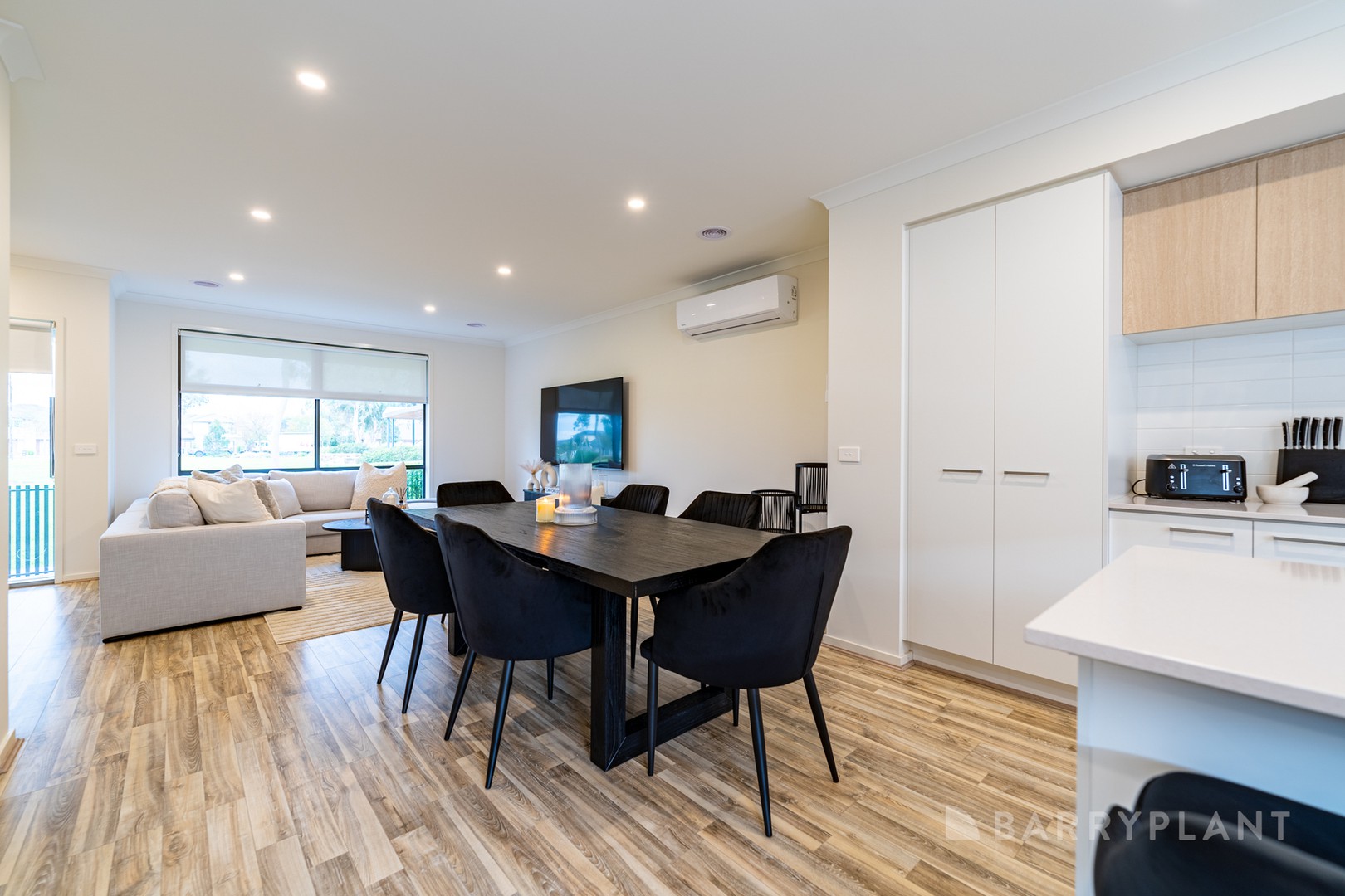 16 Cecil Walk, Mickleham, VIC 3064, Mickleham - Thumbnail 3
