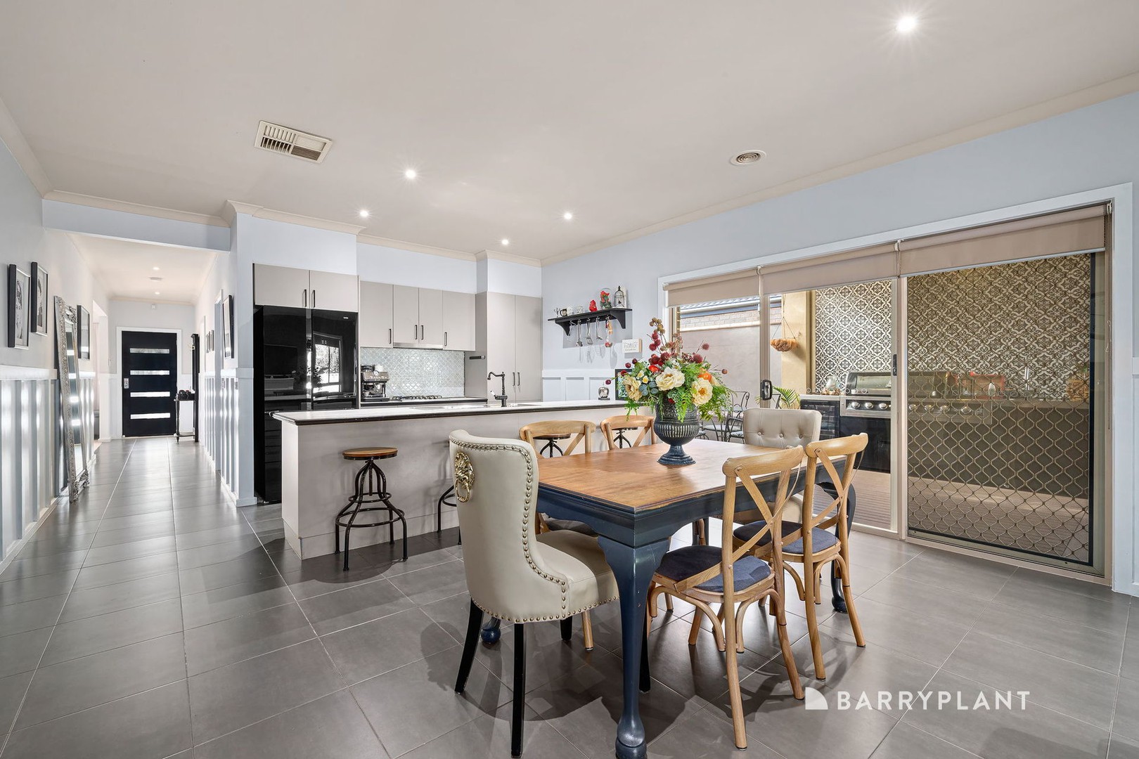 16 Chamonix Parade, South Morang, VIC 3752, South Morang - Thumbnail 3
