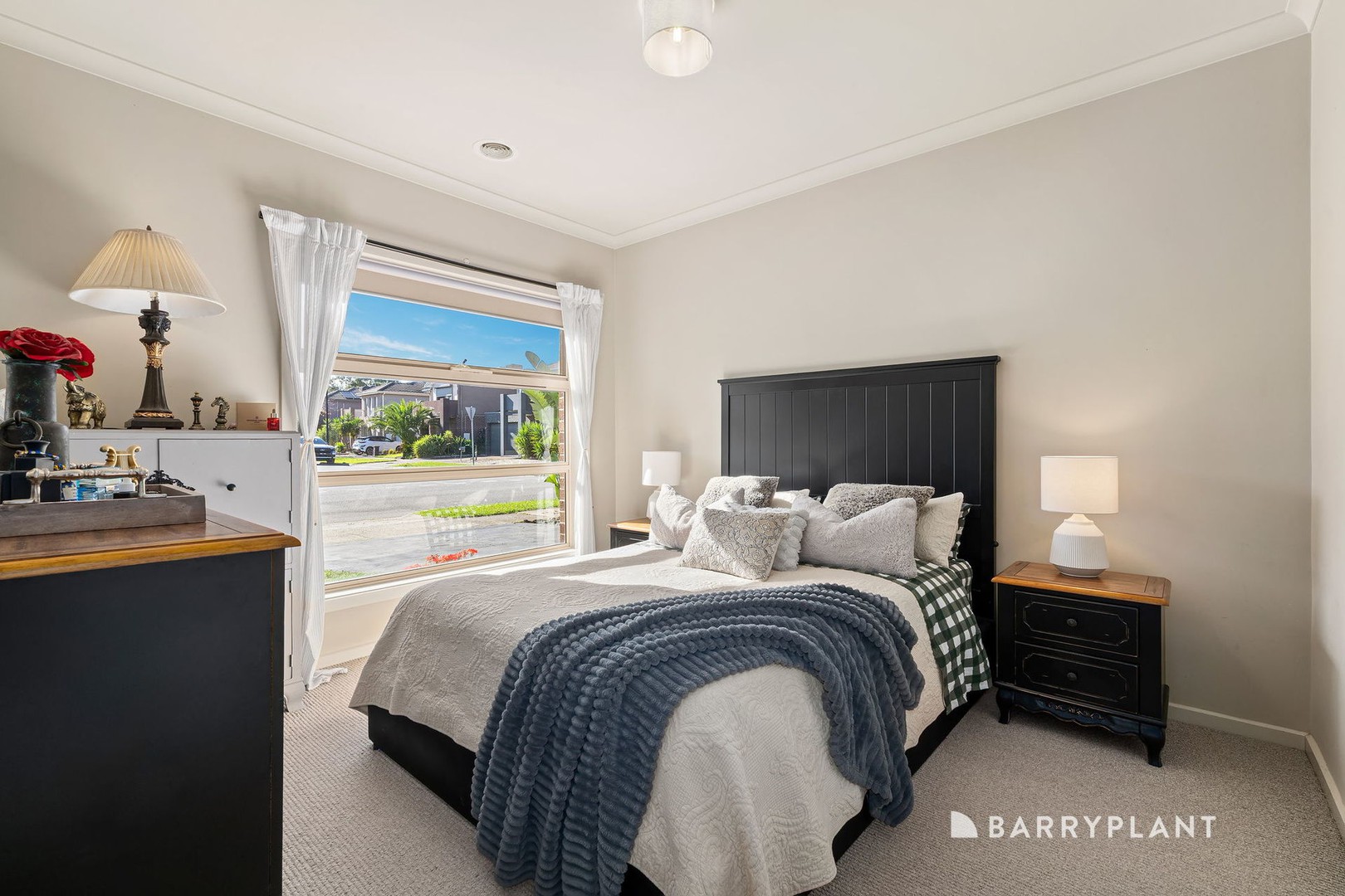 16 Chamonix Parade, South Morang, VIC 3752, South Morang - Thumbnail 7