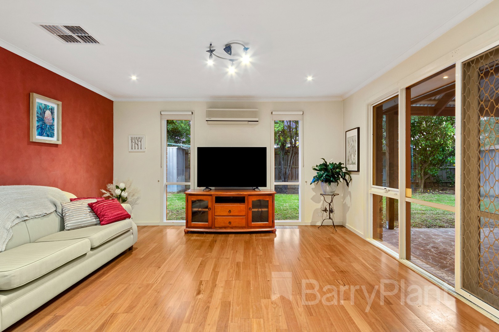16 Chelmsford Court, Ferntree Gully, VIC 3156, Ferntree Gully - Thumbnail 4