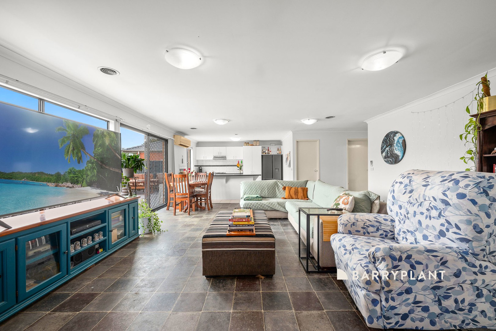 16 Chisholm Crescent, Narre Warren South, VIC 3805, Narre Warren South - Thumbnail 2