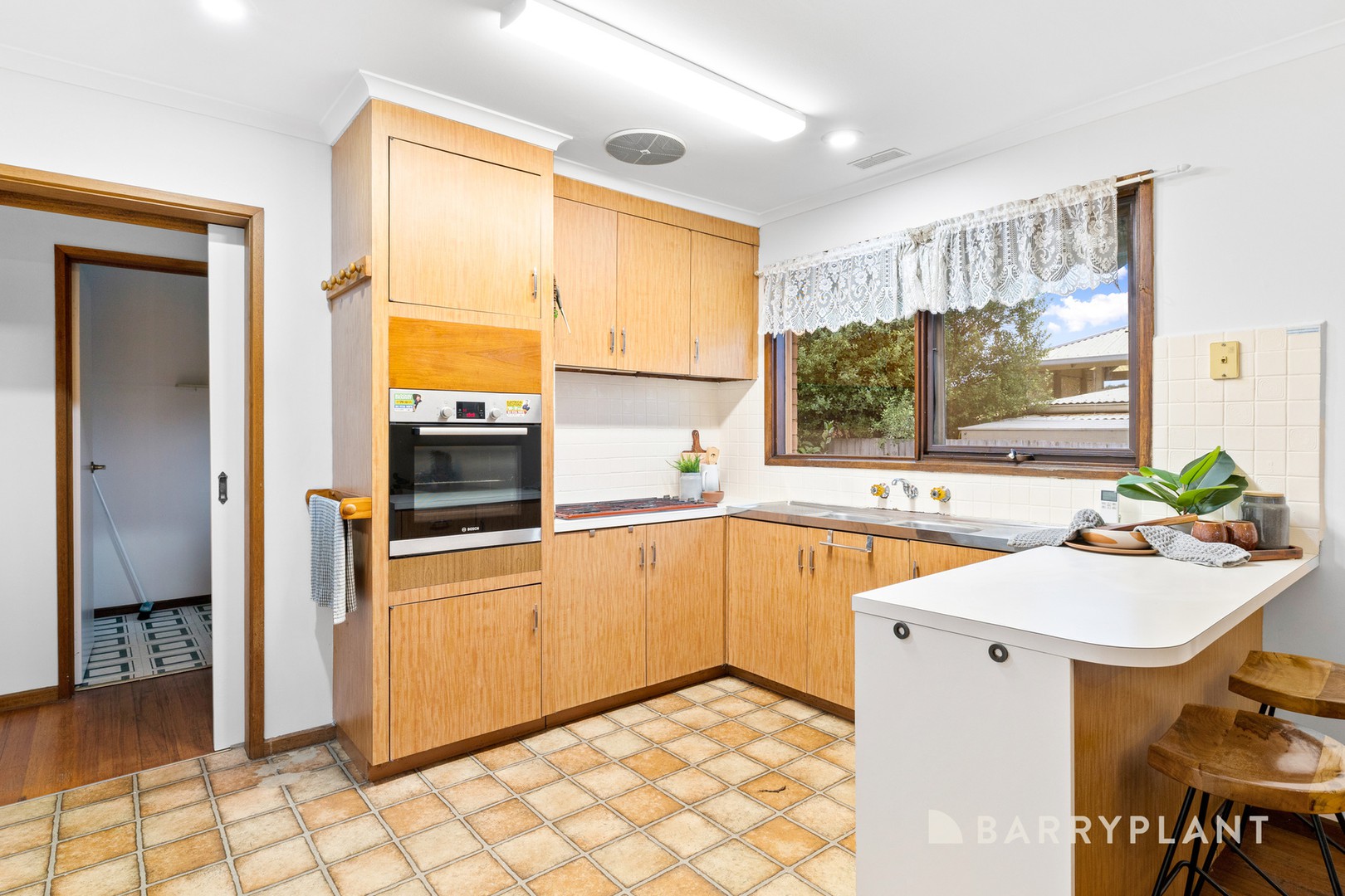 16 Clifford Street, Bayswater, VIC 3153, Bayswater - Thumbnail 3
