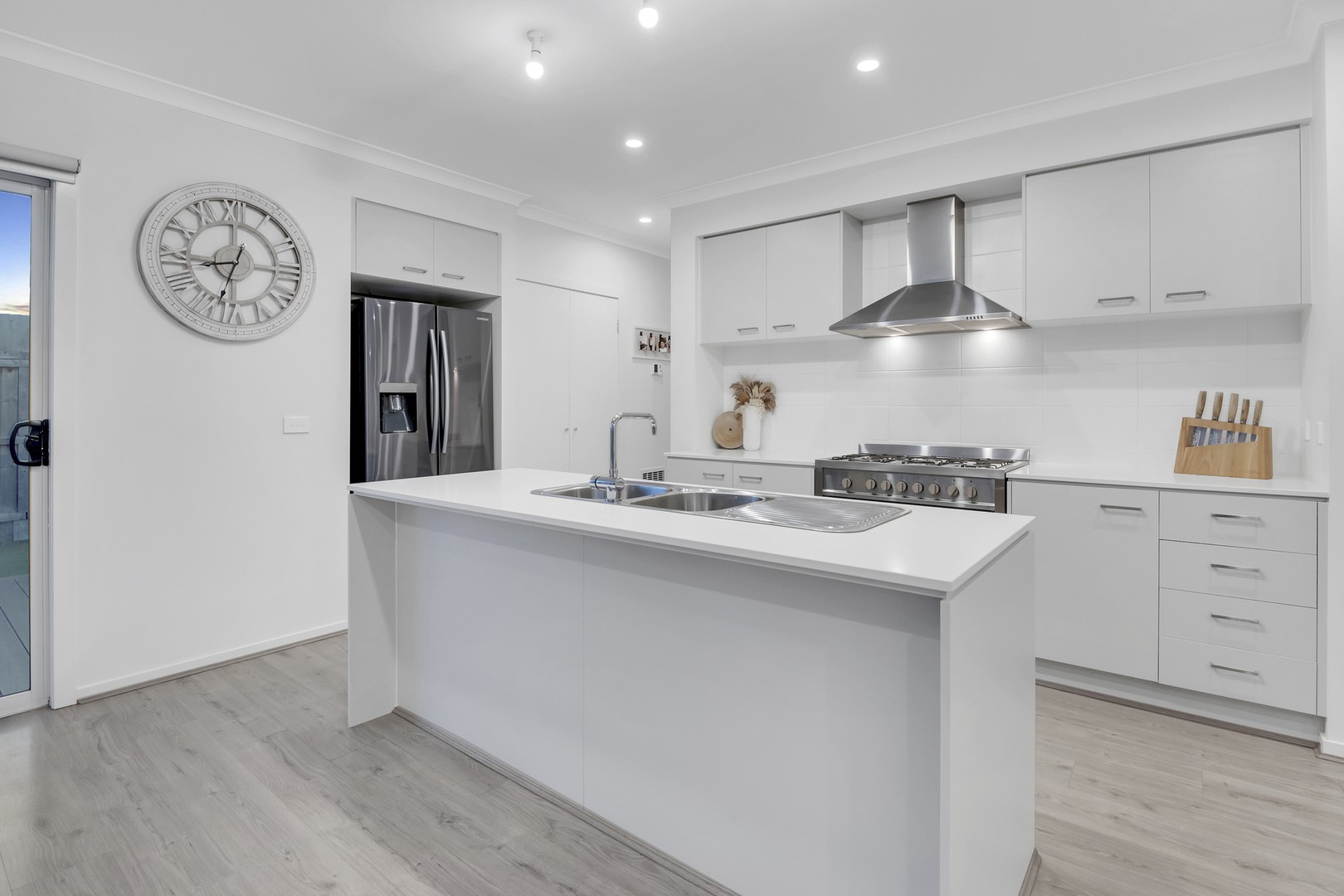 16 Cochrane Avenue, Mickleham, VIC 3064 - Thumbnail 2 - 29/01/2025