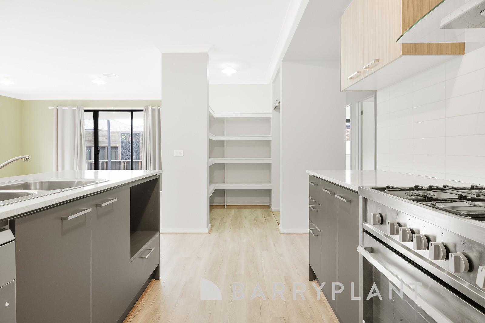 16 Colonial Way, Harkness, VIC 3337, Harkness - Thumbnail 4