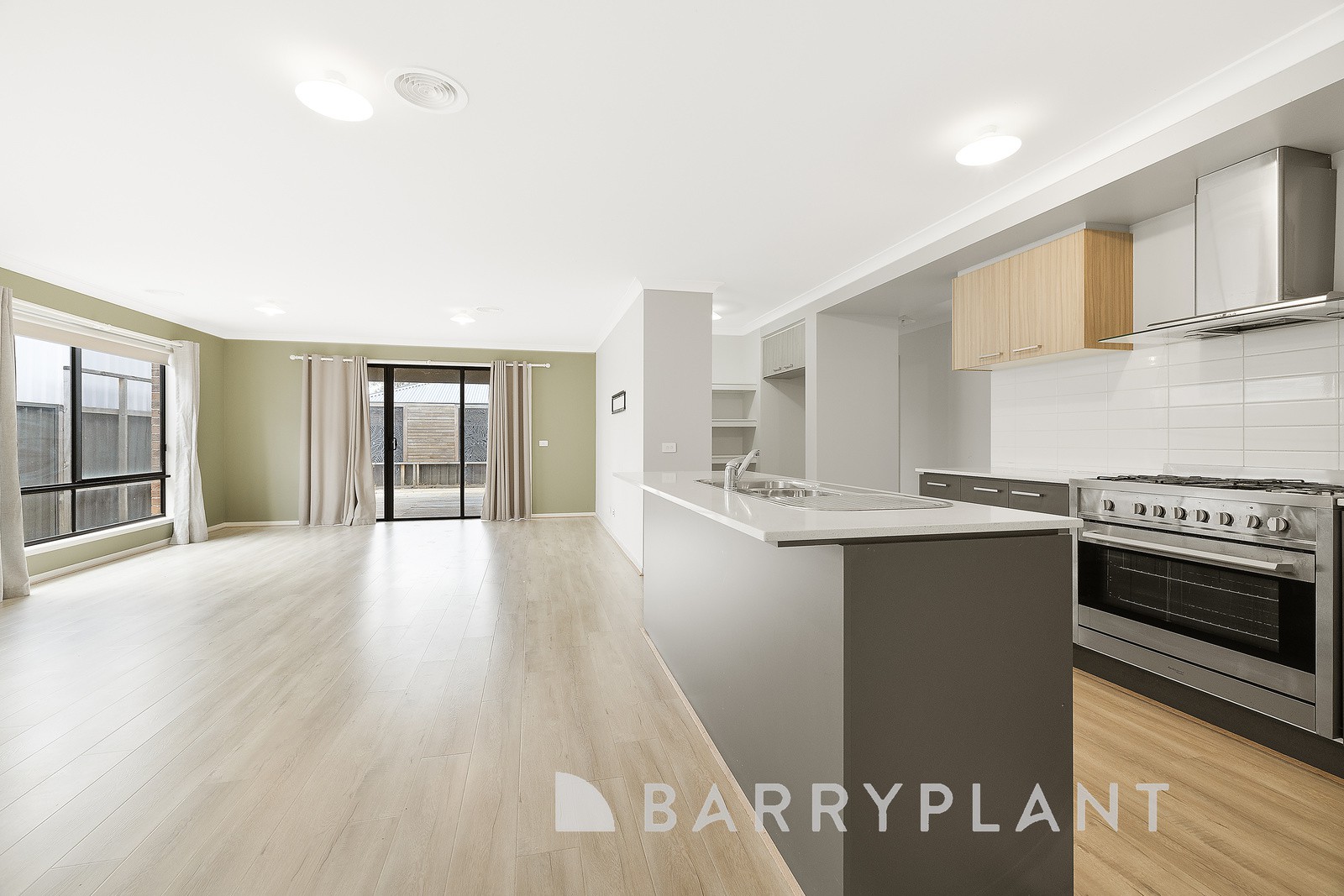 16 Colonial Way, Harkness, VIC 3337, Harkness - Thumbnail 6