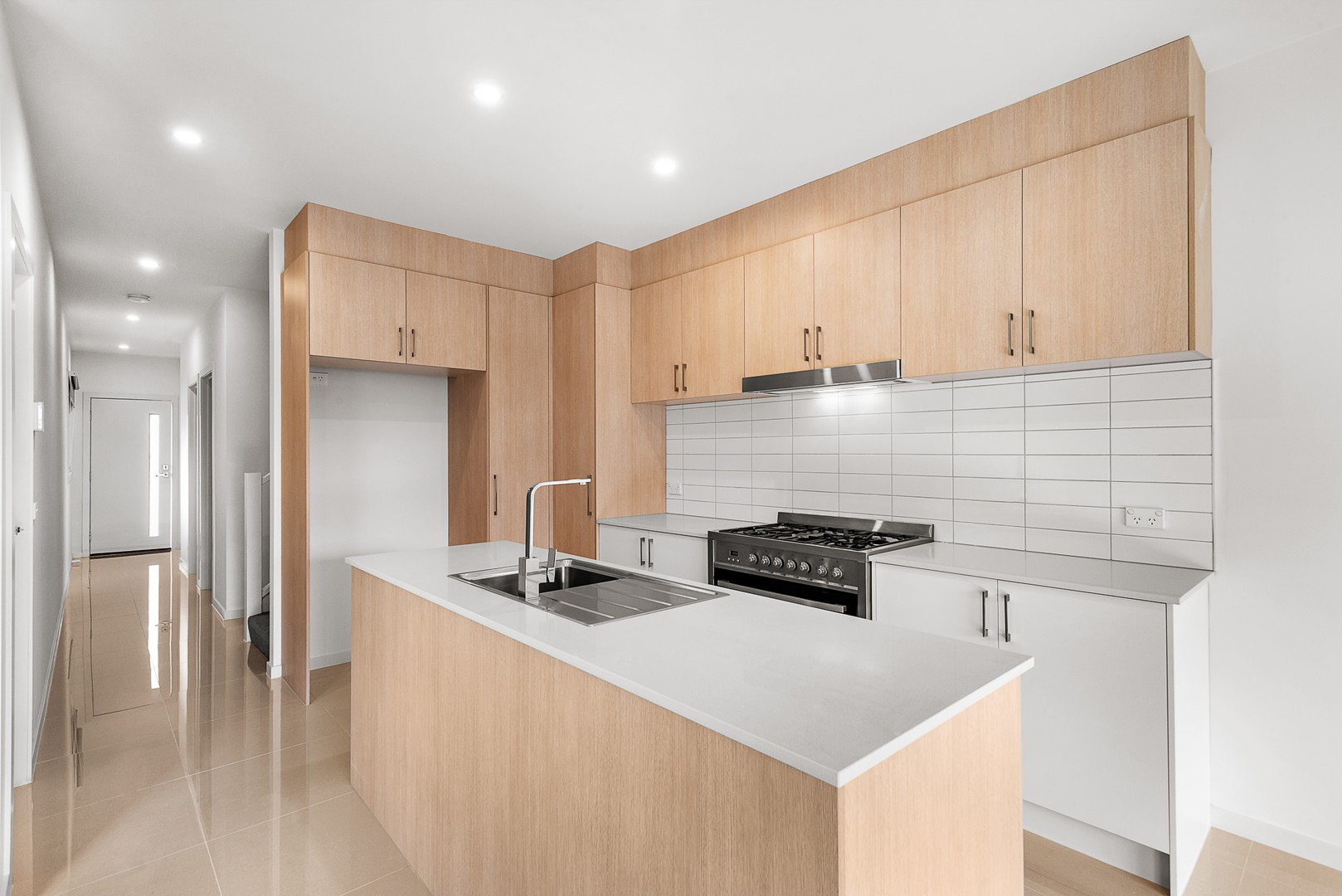 16 Conjola Way, Wollert, VIC 3750, Wollert - Thumbnail 2