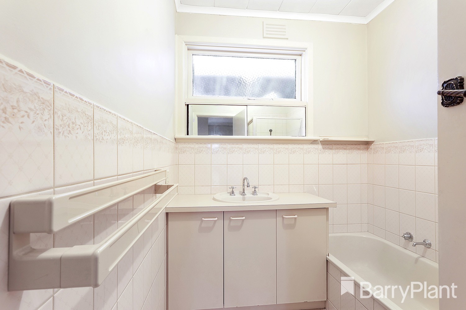 16 Coonara Avenue, Seaford, VIC 3198, Seaford - Thumbnail 8