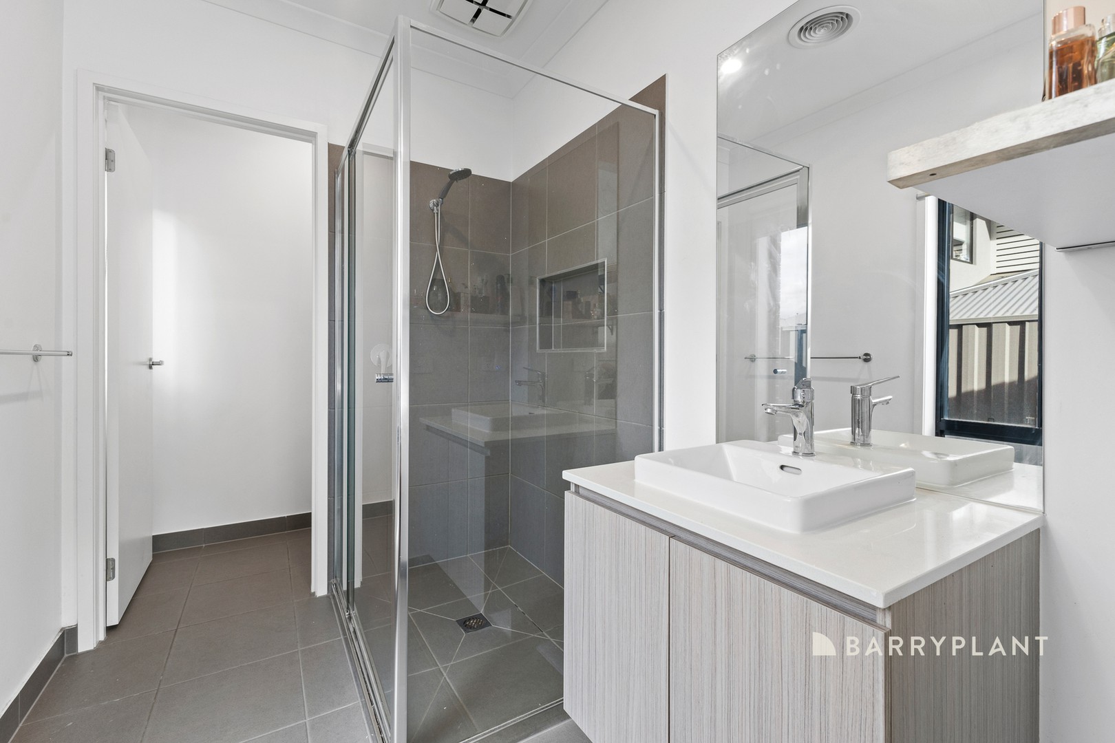 16 Corvara Way, Pakenham, VIC 3810, Pakenham - Thumbnail 8