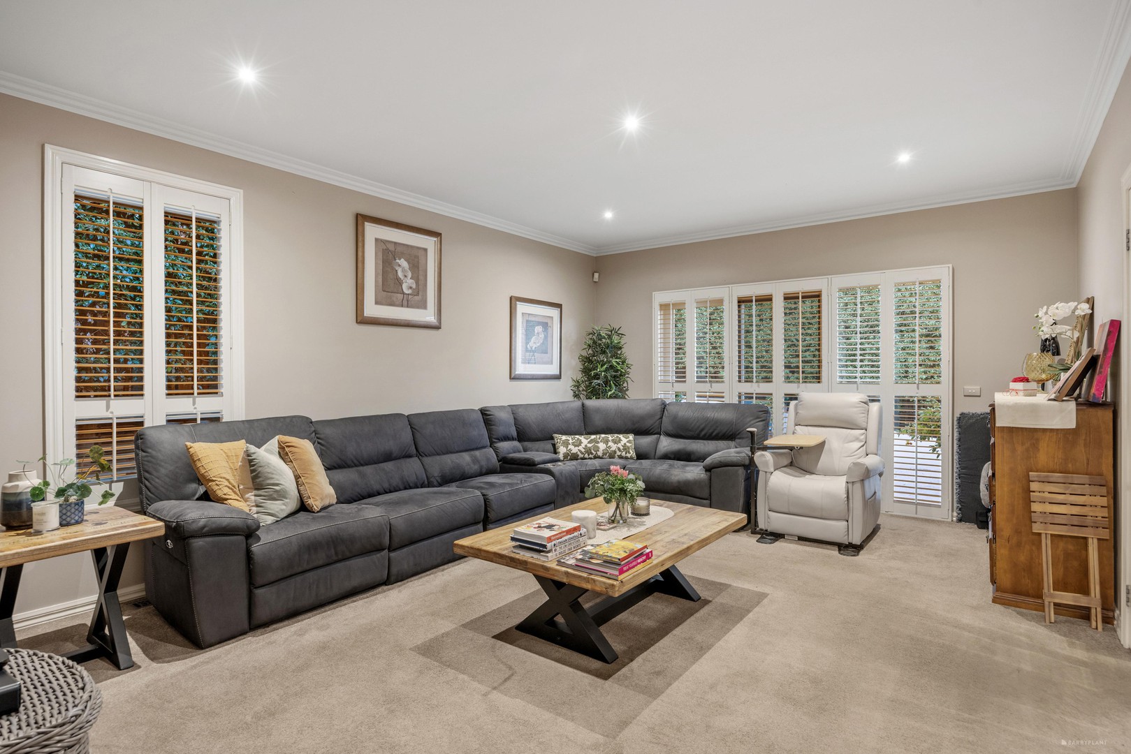 16 Currawong Court, Diamond Creek, VIC 3089 - Thumbnail 2 - 25/06/2026