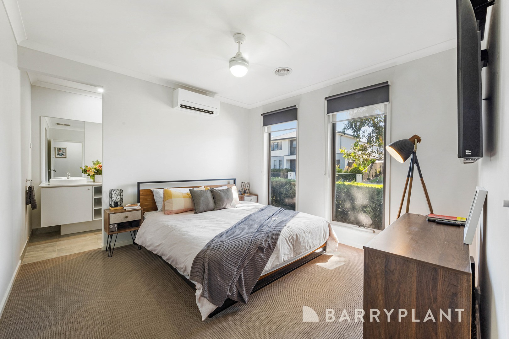 16 Dawley Circuit, Werribee, VIC 3030 - Thumbnail 2 - 13/02/2025