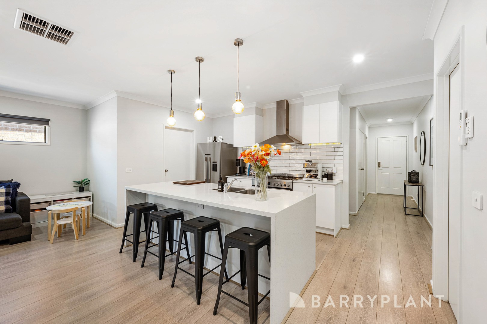 16 Dawley Circuit, Werribee, VIC 3030, Werribee - Thumbnail 4
