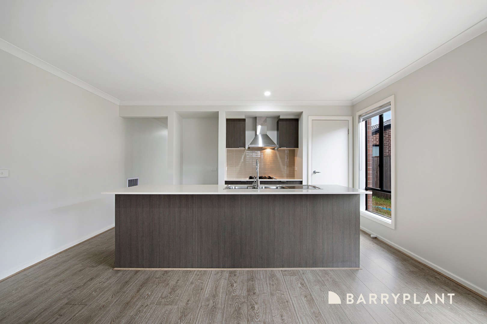 16 Delson Way, Mickleham, VIC 3064, Mickleham - Thumbnail 4