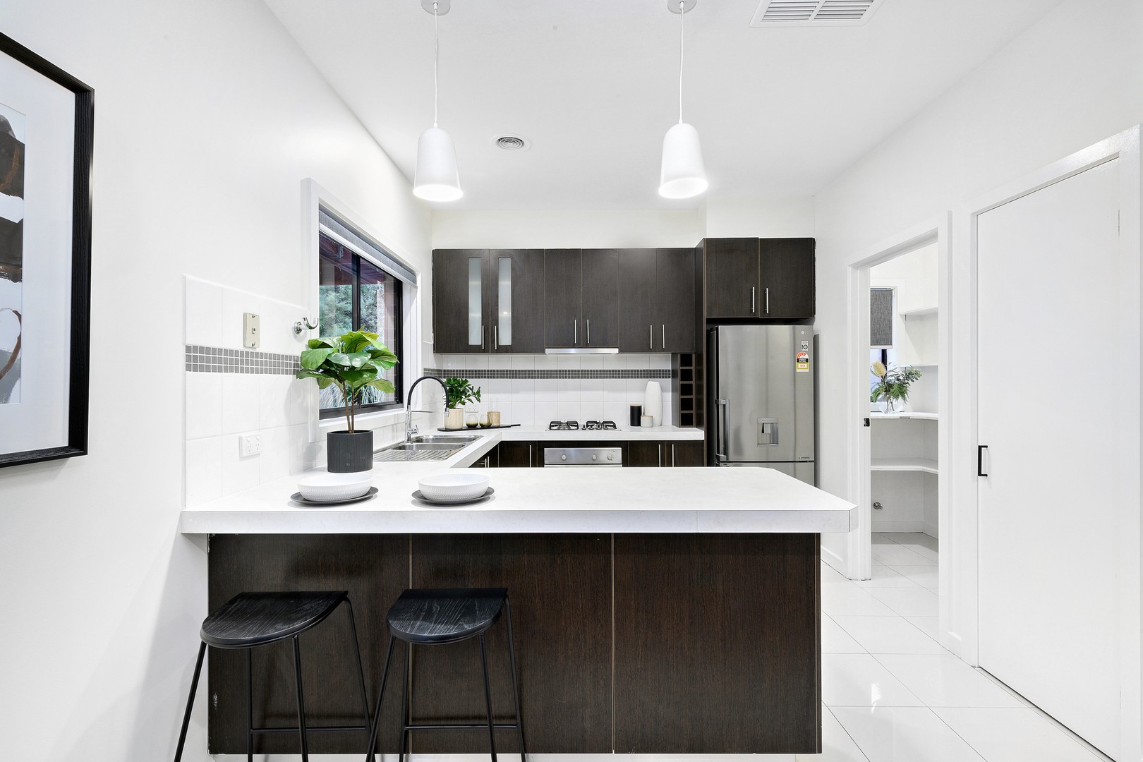 16 Dobell Crescent, Caroline Springs, VIC 3023, Caroline Springs - Thumbnail 3
