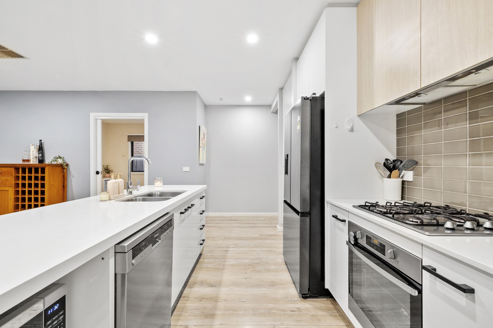 16 Eaglecrest Avenue, Fraser Rise, VIC 3336, Fraser Rise - Thumbnail 4